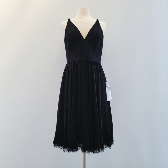 Dress the Population Dresses & Skirts - Dress the Population Alicia Black Dress Size Large Full Skirt Pleated Minimalist